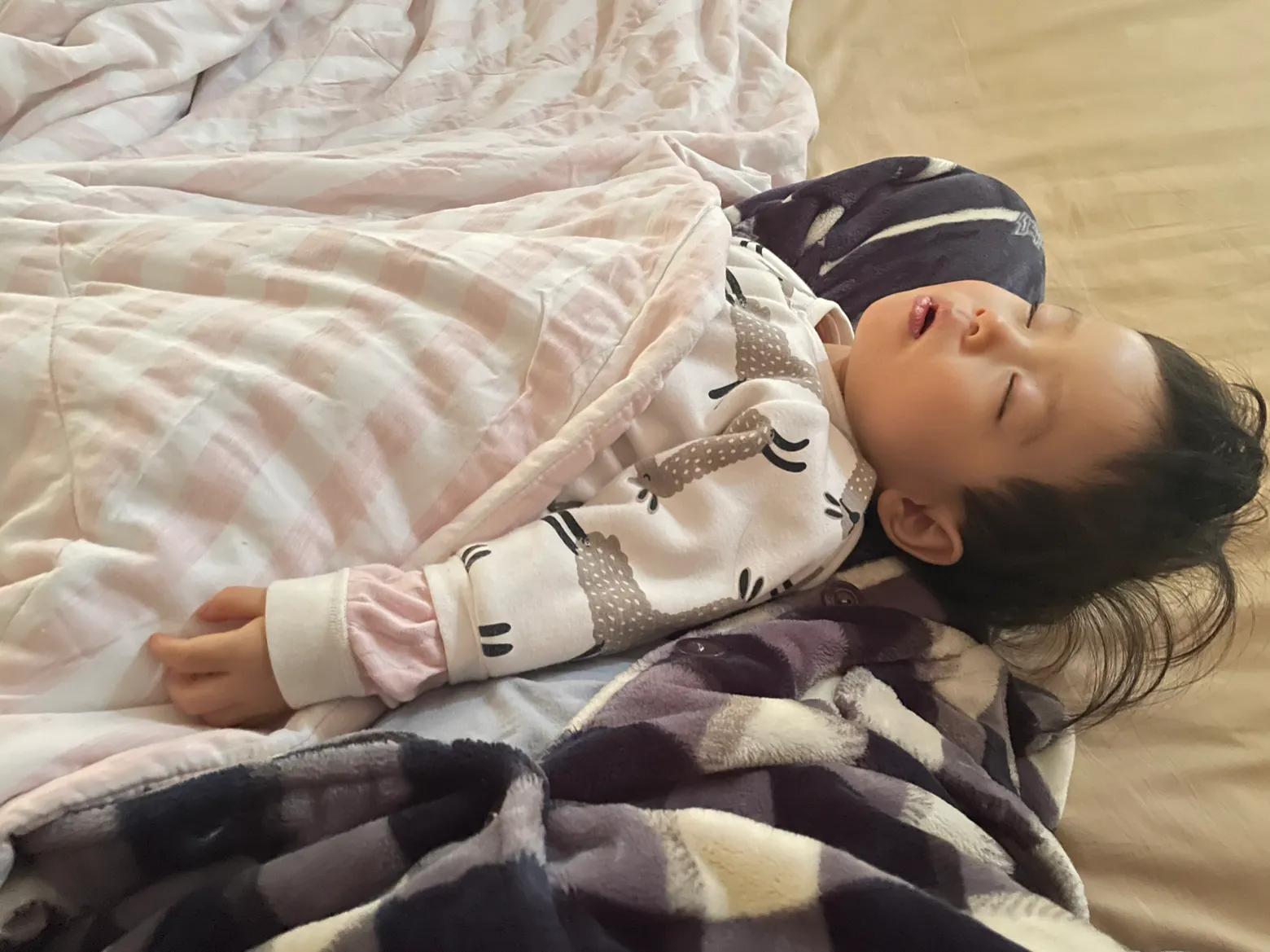 一岁宝宝突然发高烧反反复复,一岁半的孩子持续高烧五天了