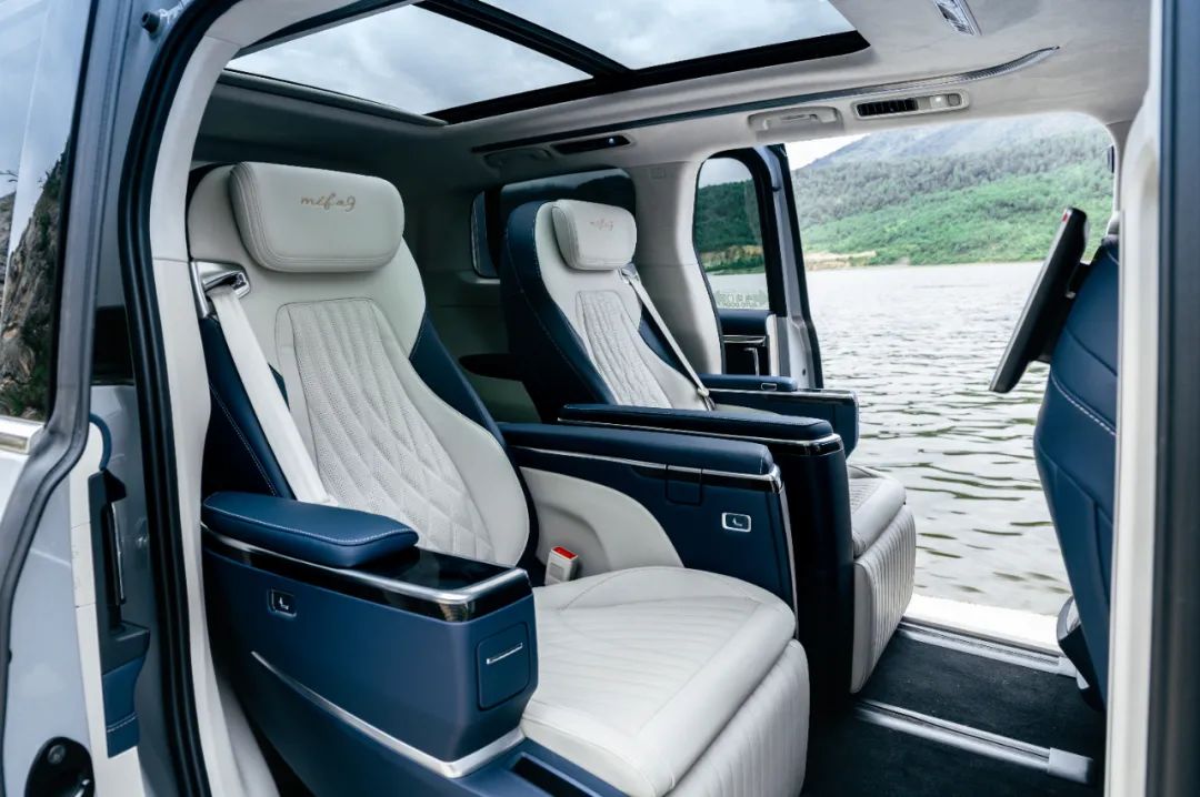 上汽大通mifa9最低配测评,上汽大通mifa9纯电版试驾