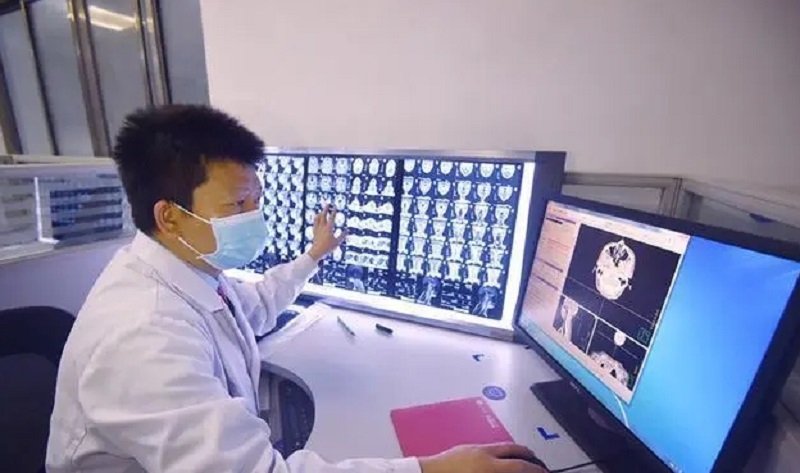 肿瘤科主任父亲得癌症被中医治好,父亲患癌医生放弃治疗完整版