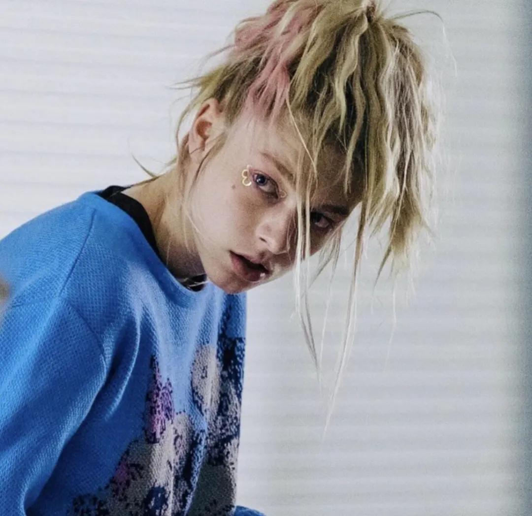 有哪些氛围感十足的美甲款式,亢奋欧美风美甲