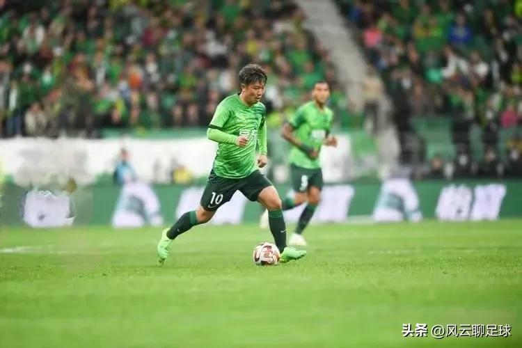 中超第23轮成都蓉城队大胜河北队,中超积分榜三镇大胜继续领跑