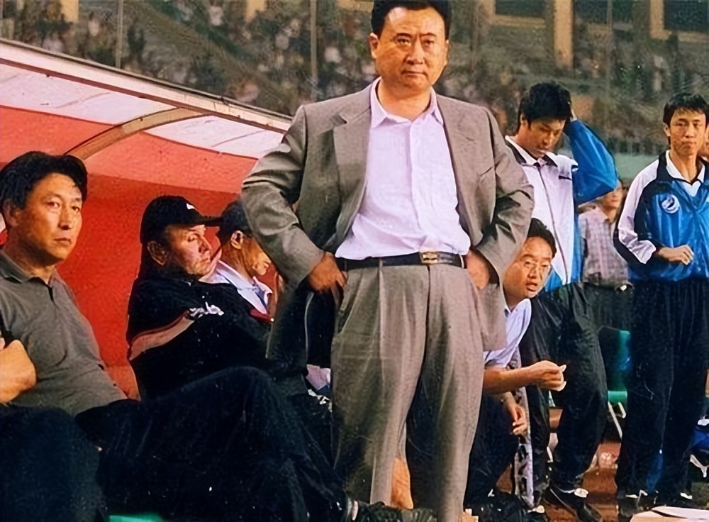 首富们遭遇滑铁卢!这十位地产大佬曾涉足中国足球结果都失败了