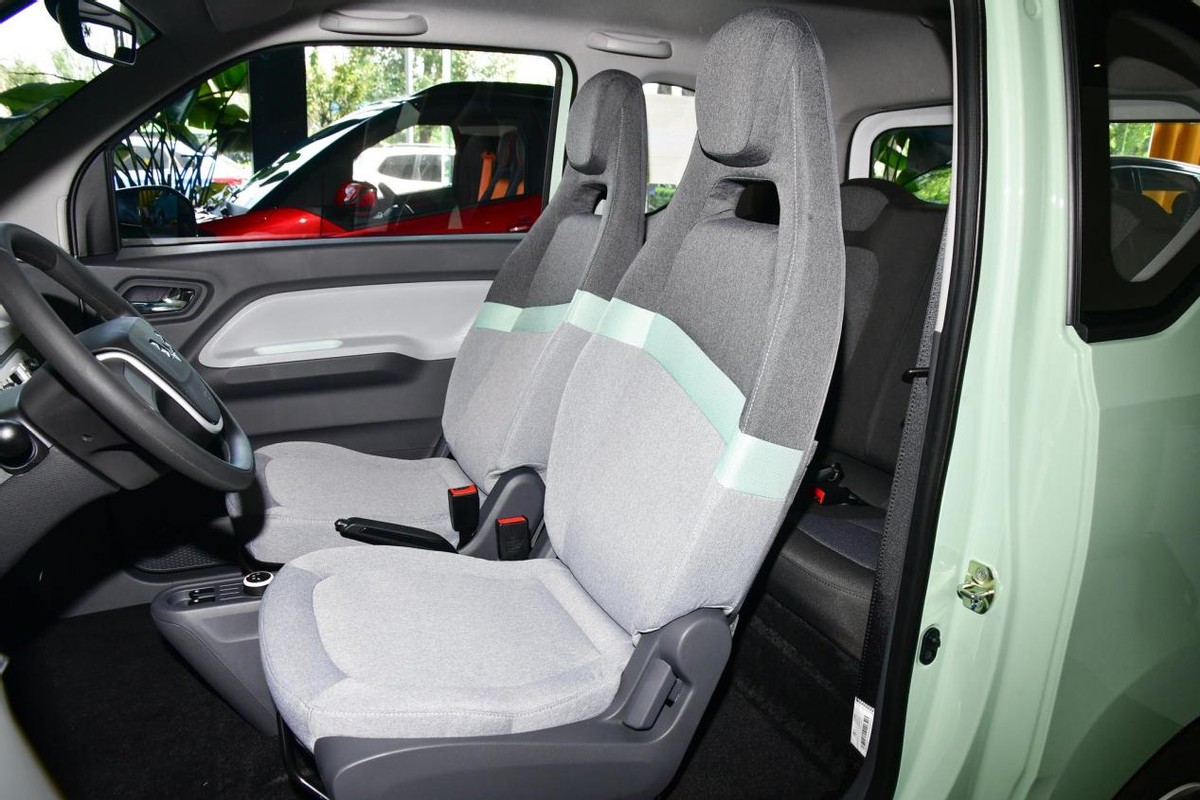 新国潮人民的代步车宏光miniev,国产代步自动挡二手车推荐