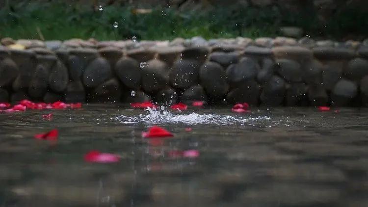 沉浸式泡温泉水酷汤泉,冬季室外温泉别样感受