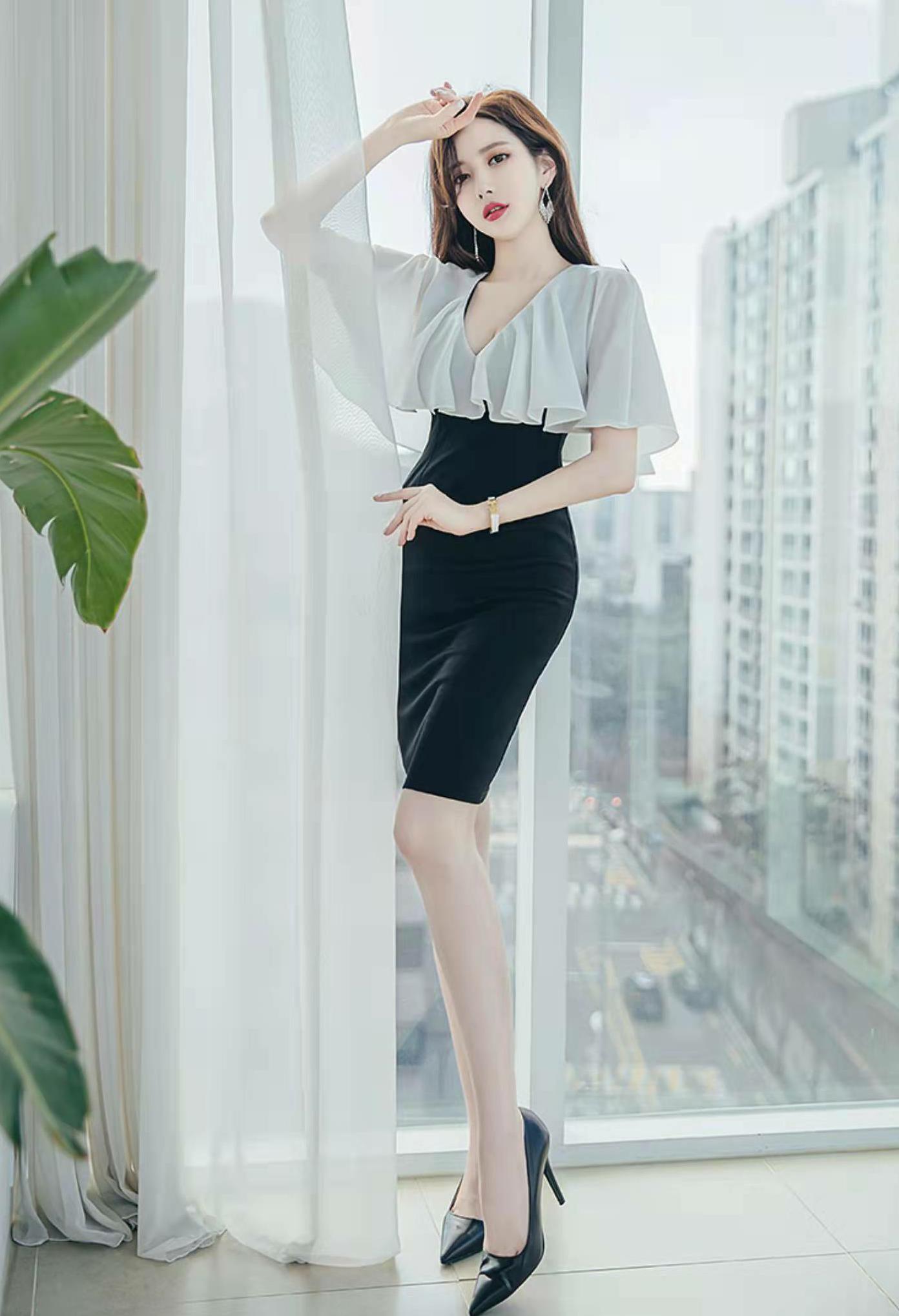 褶皱包臀裙微胖吊带v领,气质v领包臀裙中长款