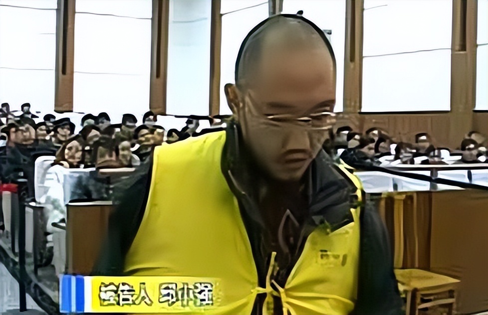 岳父全力扶持女婿，上位后他给妻子下毒两年，看她挣扎着慢慢死去