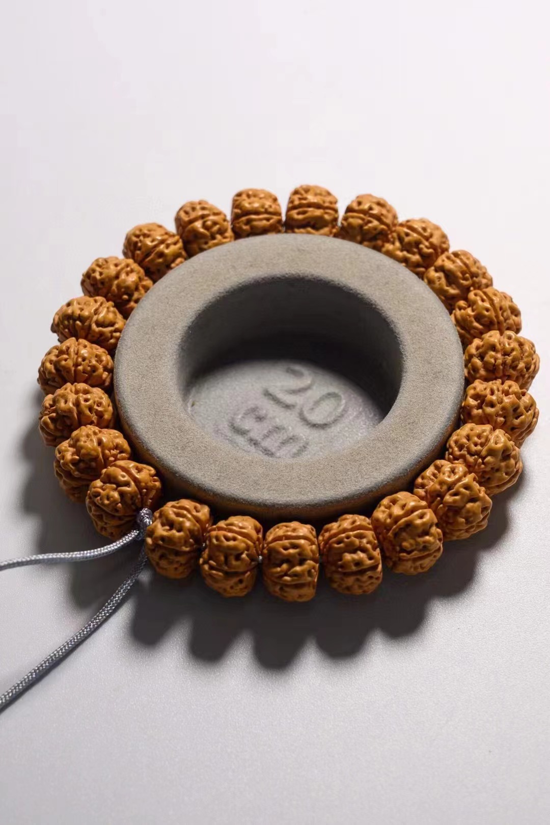 特别细的手链怎么戴,戴便宜表丢人吗