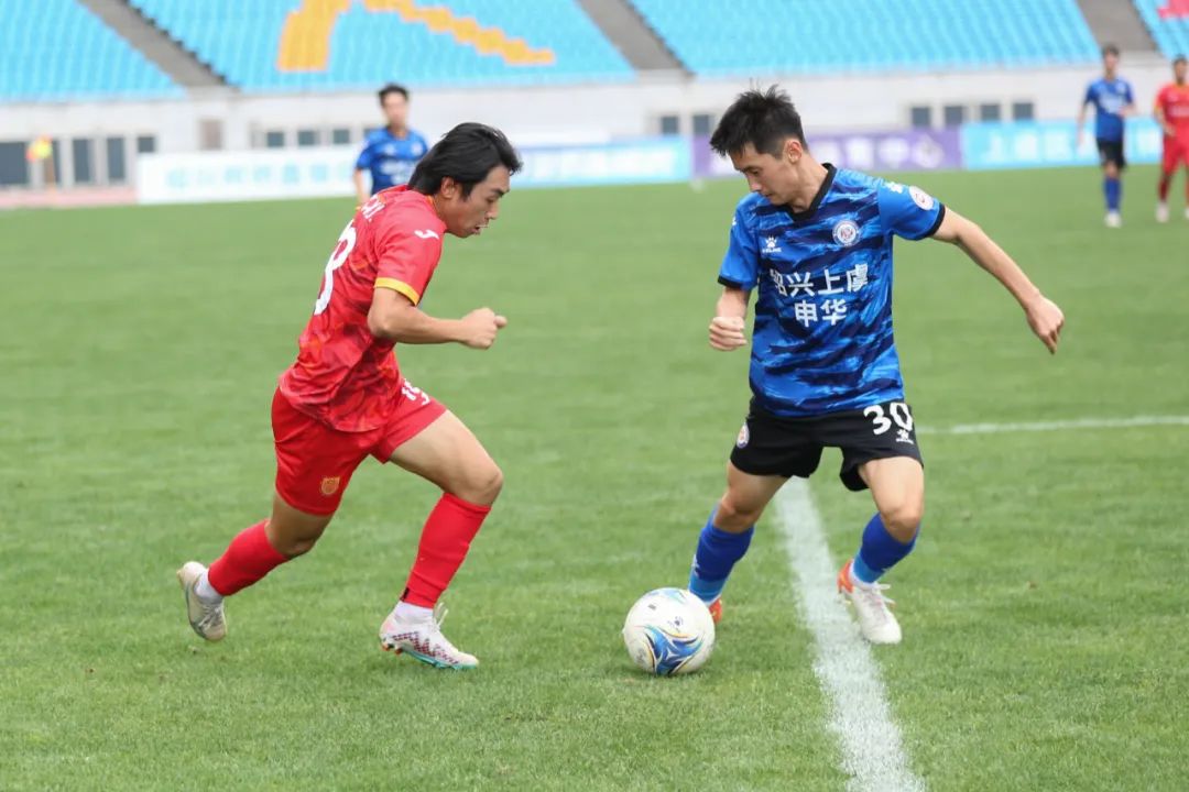 今天中乙最新战报消息,青岛红狮1比0大连智行的进球