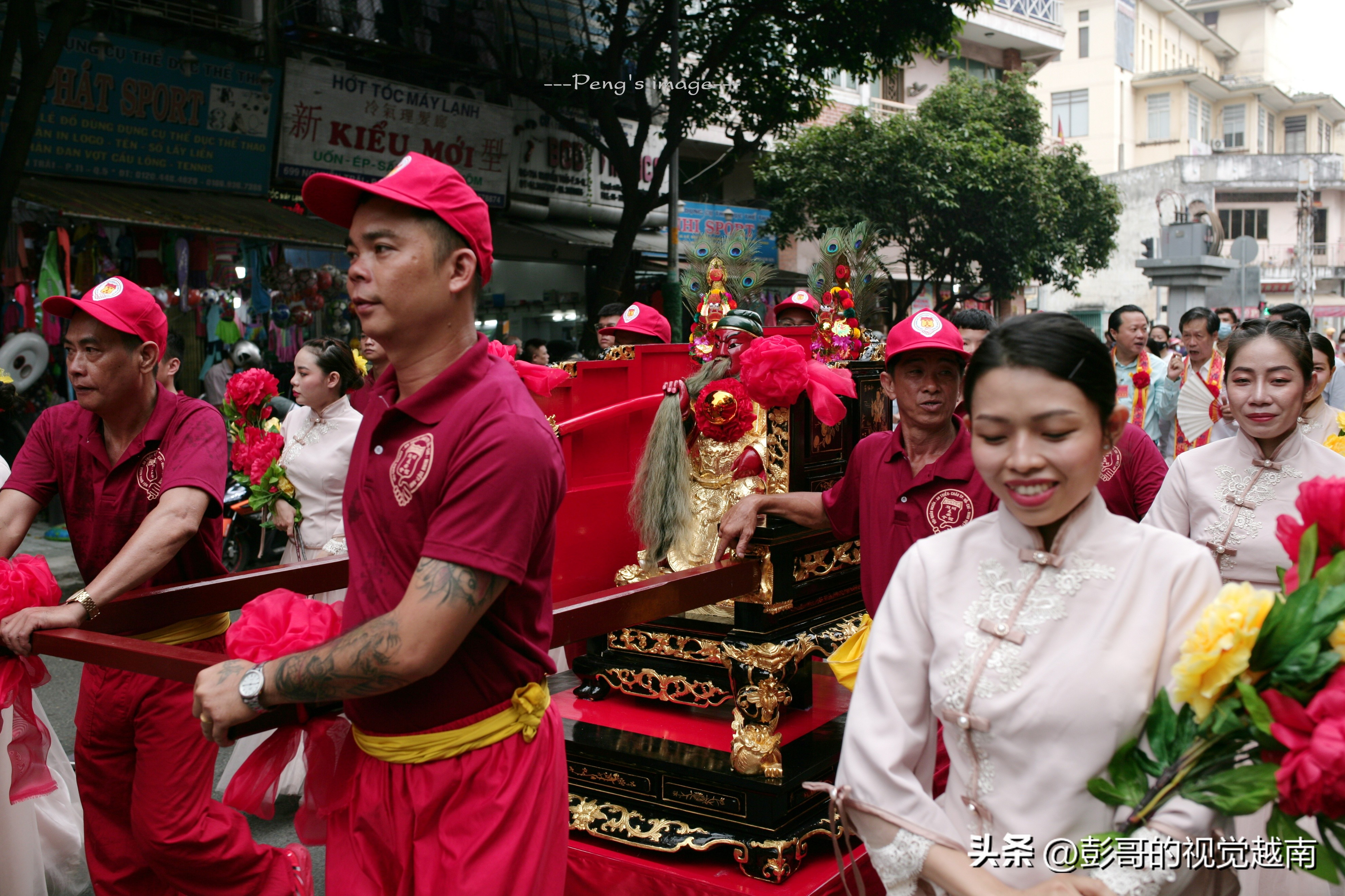 越南西貢華人的【恭請關聖帝君聖駕出遊】活動。