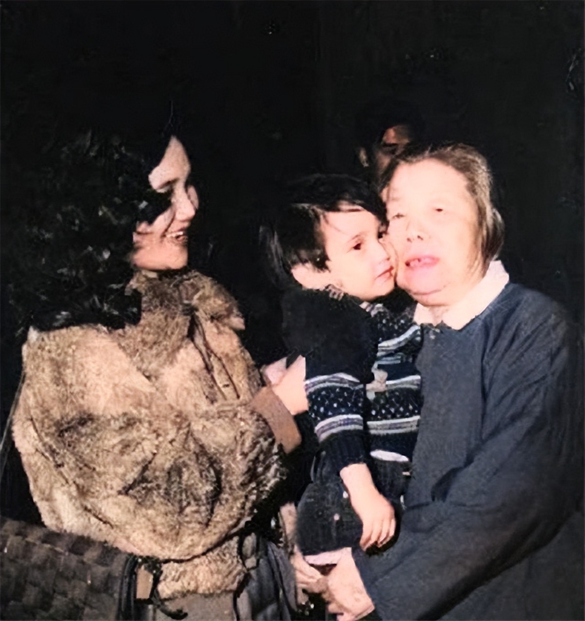 中泰建交历史,中泰建交时泰国送给我们什么国宝