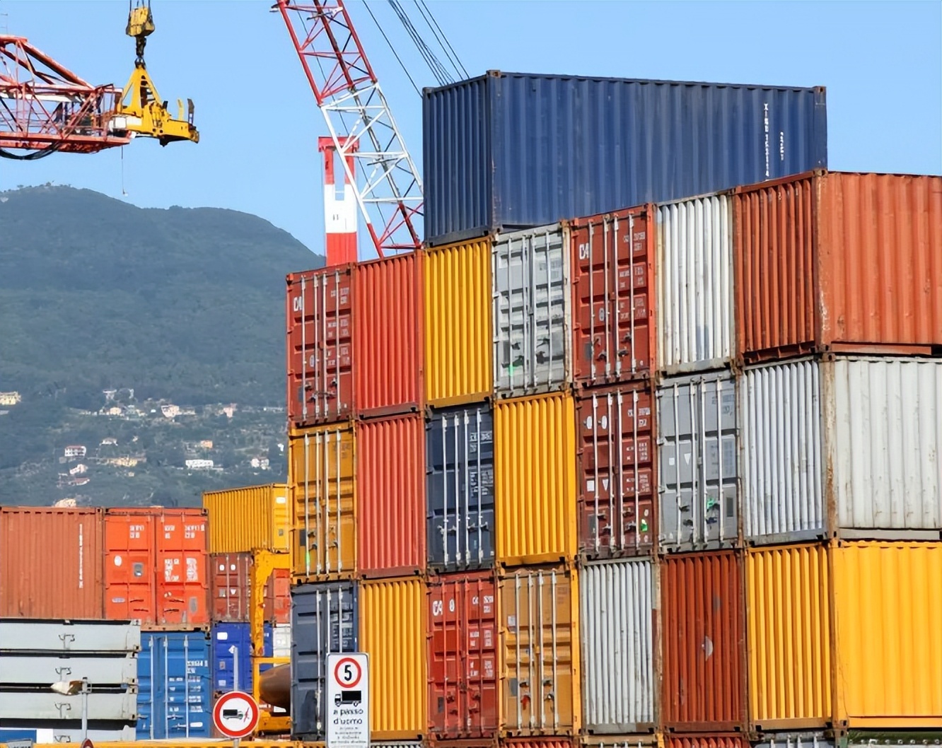 美国*压打**行不通，中国电商在海外大火，事实证明我们路子走对了