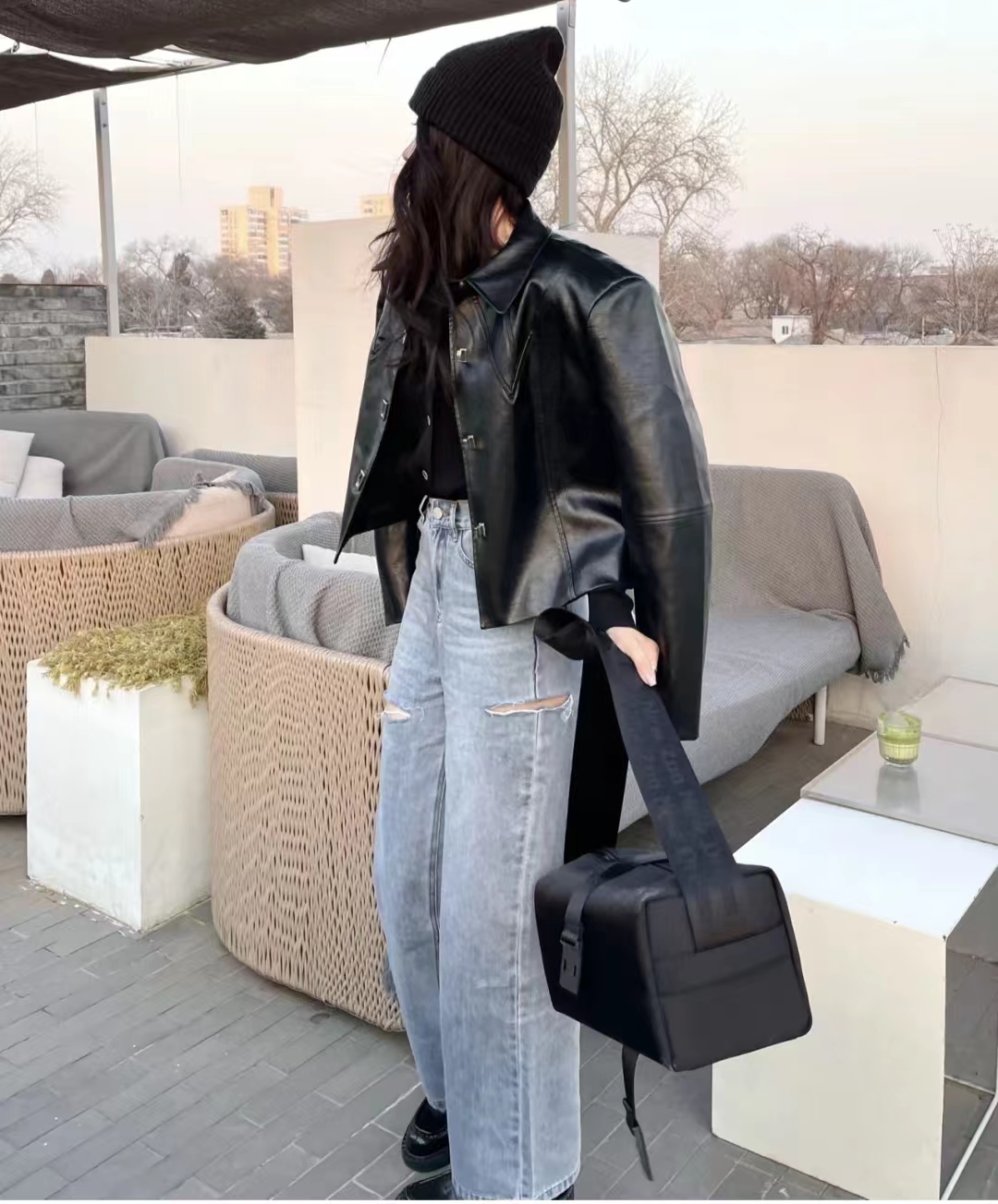 秋冬黑色宽松皮衣两件套,40-50岁洋气皮衣套装