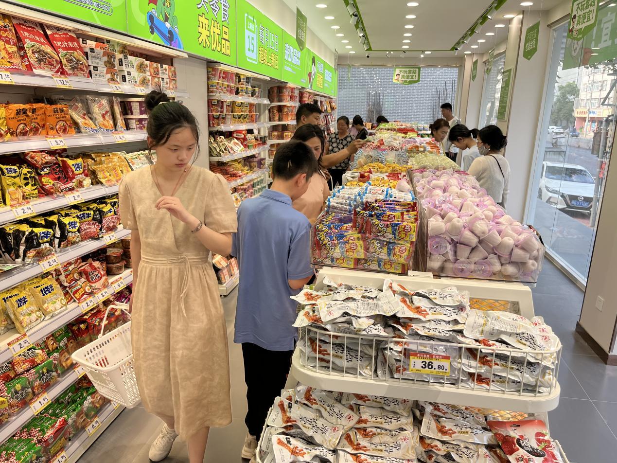 来优品零食好生意，驻马店新店开业受追捧