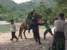 为什么只拍上半身,为什么只拍上半身镜头往下移