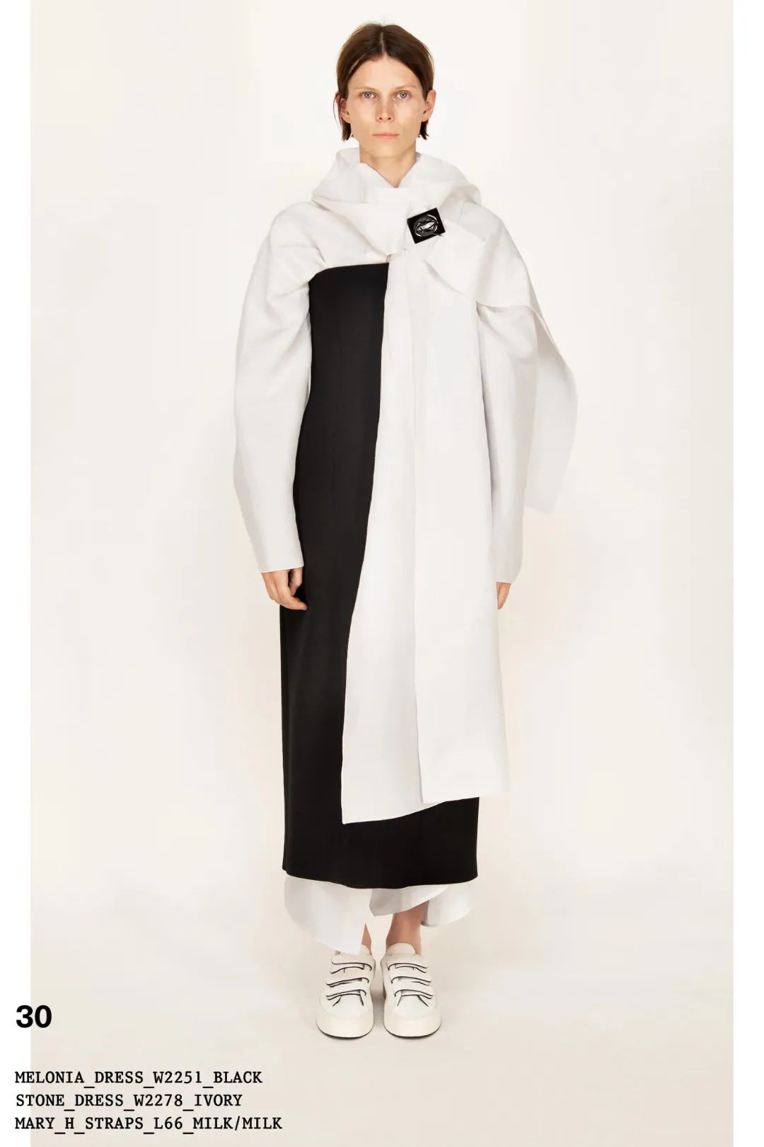 therow靴子搭配,therow极简风t裙