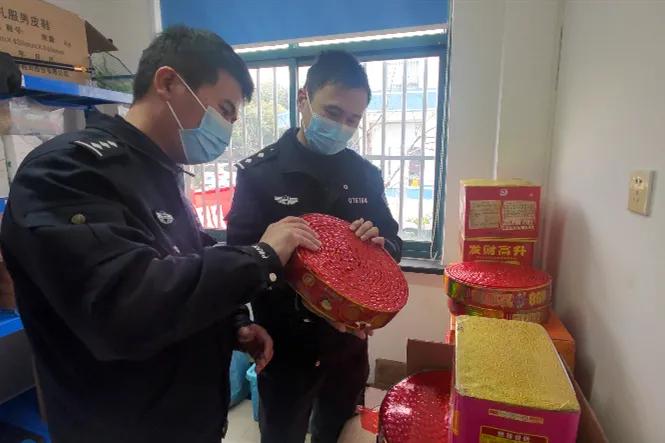 【砺剑1号】*花爆烟竹**也能“代购”?非法囤售难逃追责!