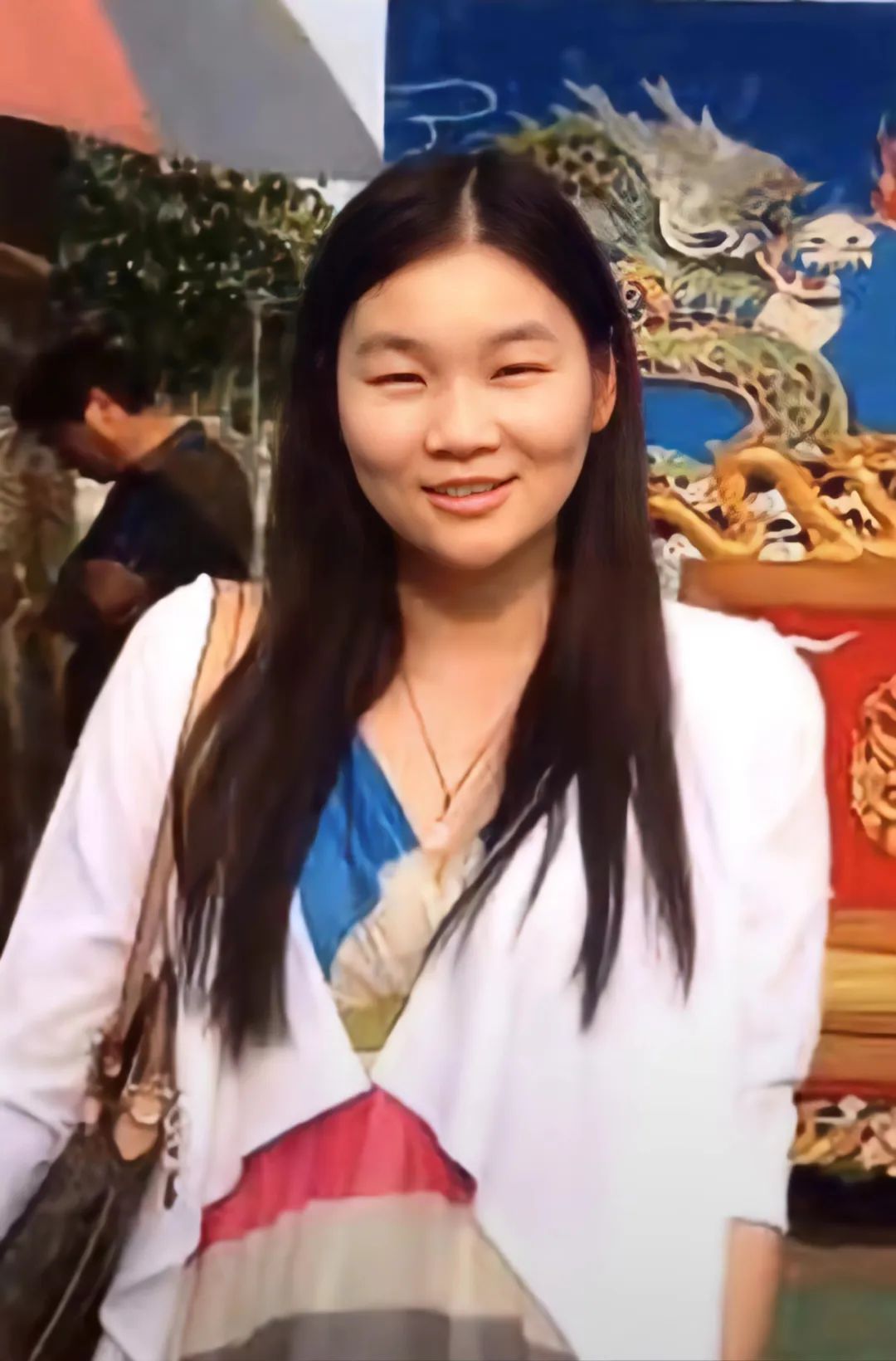 她变美了,但不再取悦别人了