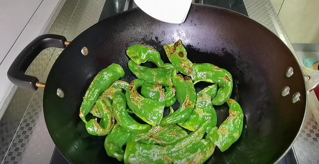 冬天手脚冰凉一定要多吃这个汤,手脚冰冷多吃这几道菜