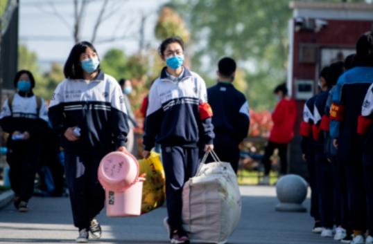 高三经常请假不想回去,高三学生请假不批