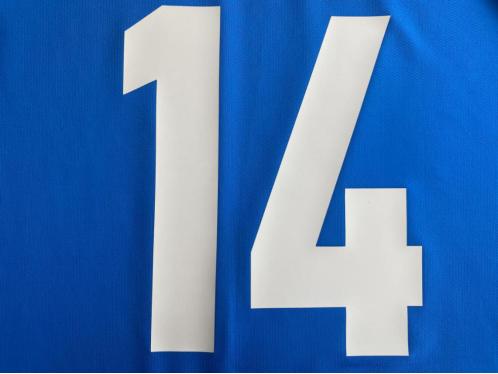 海淀外国语学校与潘帕斯达成足球服装定制