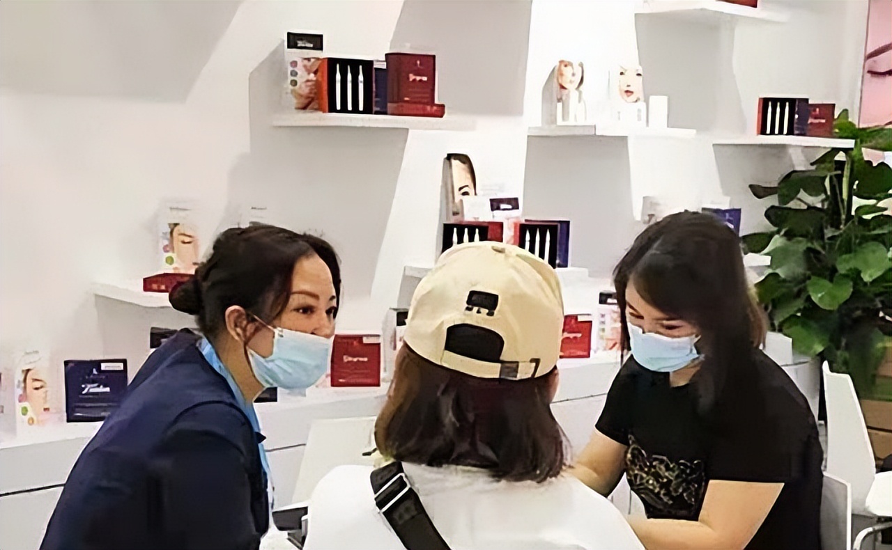 身家亿万的新加坡医美医生，40岁不幸患肺癌去世，临终感言万人转