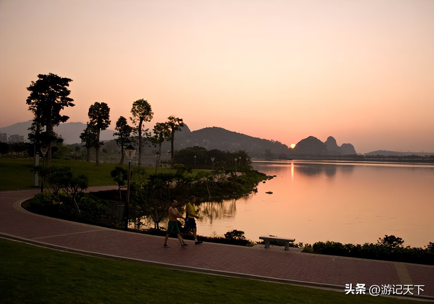 帝王湖水上乐园——阿尼亚房车伴我走天涯