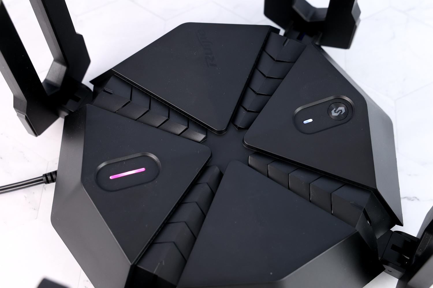 锐捷天蝎和华为路由器哪个好,锐捷天蝎三频路由器参数