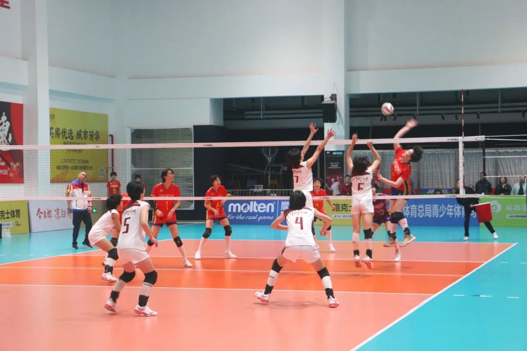 女排姑娘夺冠,川大附中新城女排