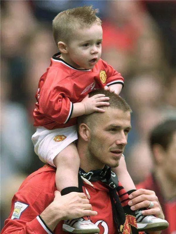 11岁小七近照曝光,贝克汉姆和超萌小七图片