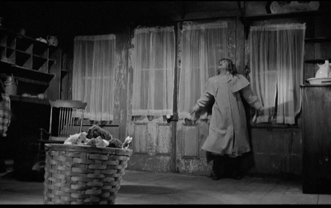 莎莉文老师是不是海伦凯勒的父母,海伦凯勒的老师莎莉文是个孤儿吗