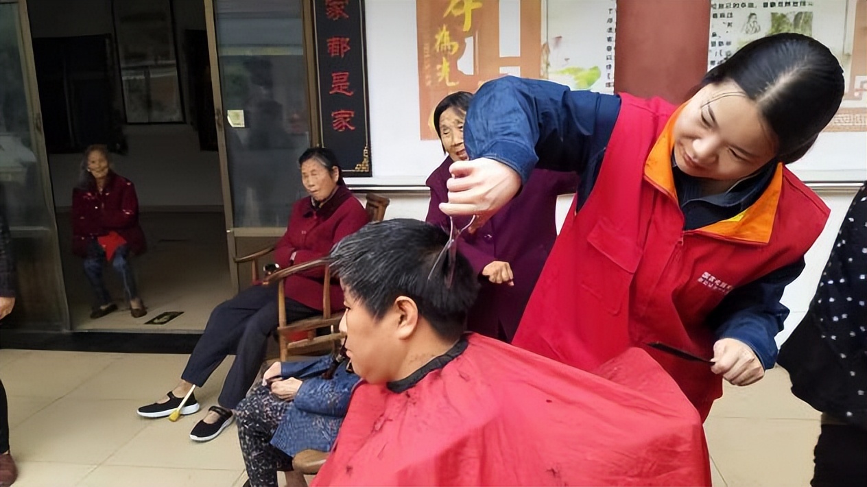 电网公司重阳节慰问离退休干部,电网重阳节