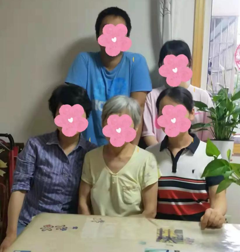 我，湖北武汉人，语文老师，有34年教学经验，月薪才5000元