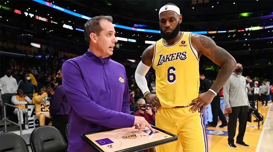 怎么评价这个赛季的湖人,为什么说湖人没有附加赛资格了