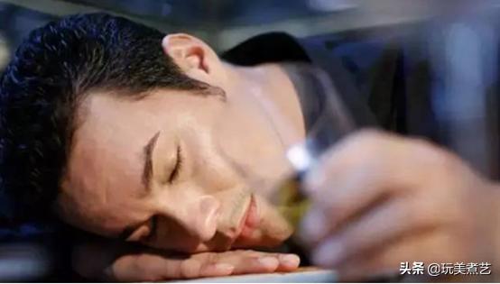 酒喝多了第二天怎么解酒,酒喝多了第二天不舒服喝什么好