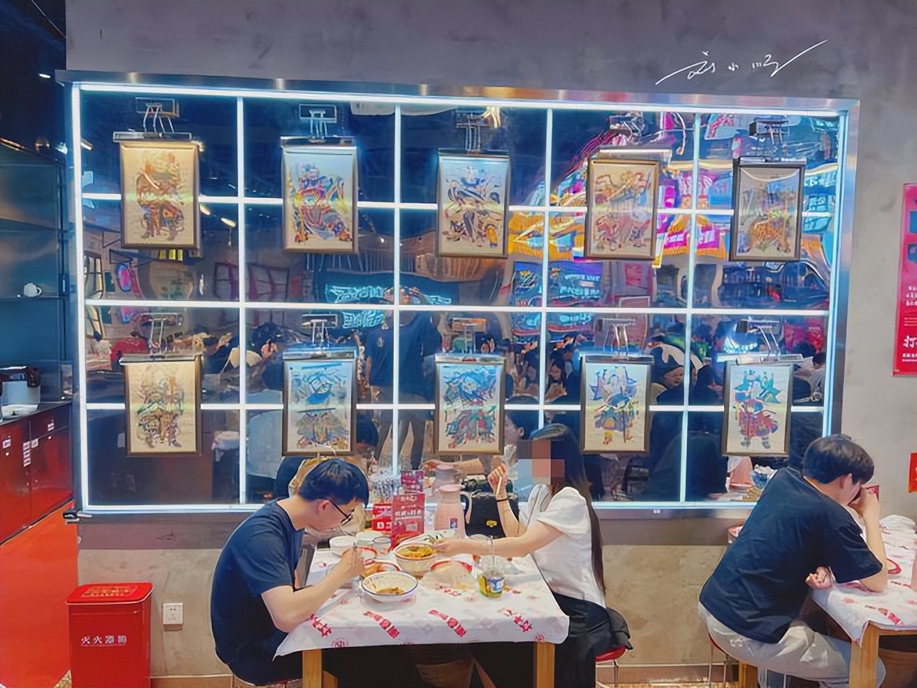 吃南昌美食辣哭的外地网红,网红江西南昌吃辣