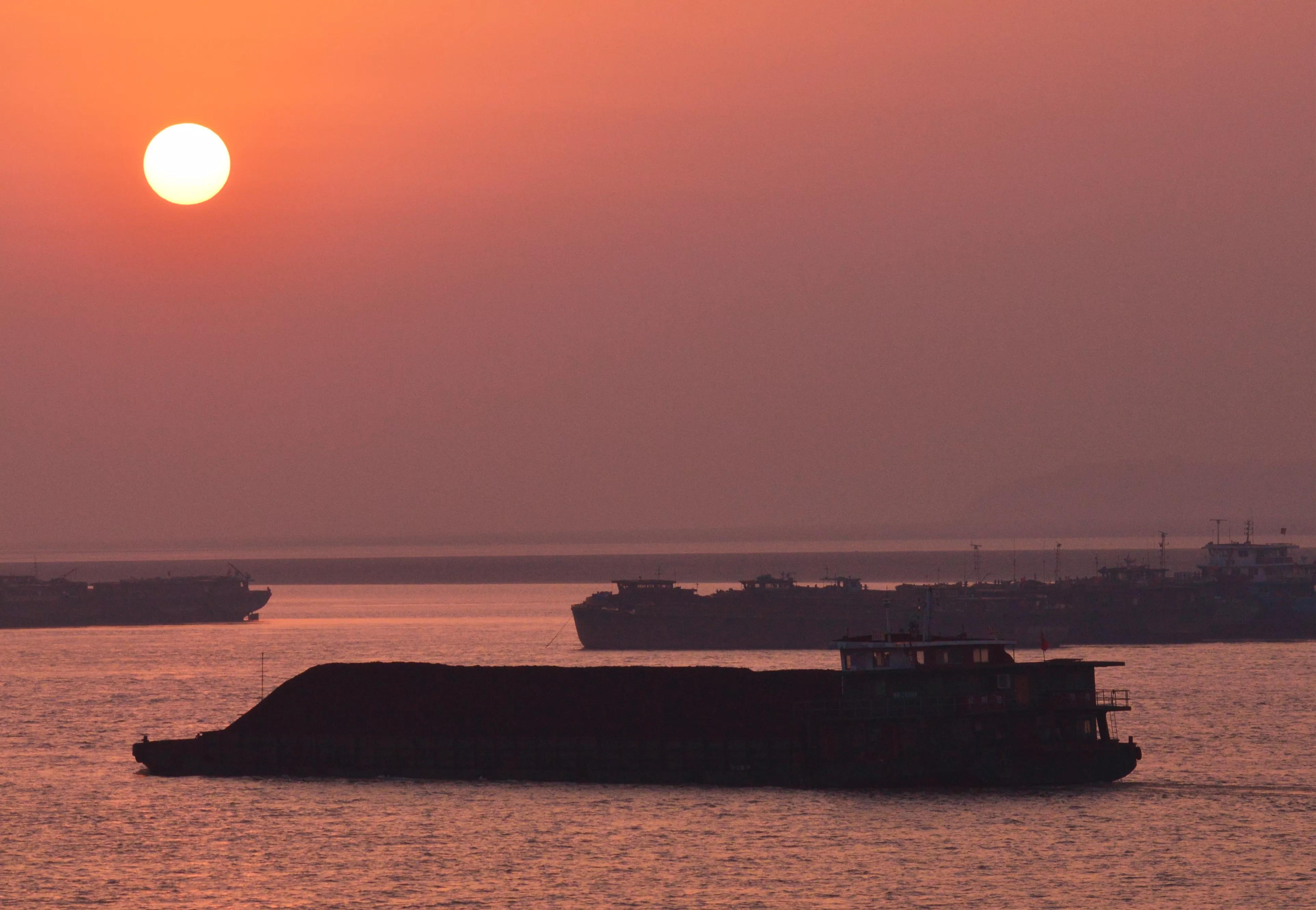 读经典——读《毛*东泽**诗词鉴赏大全》有感