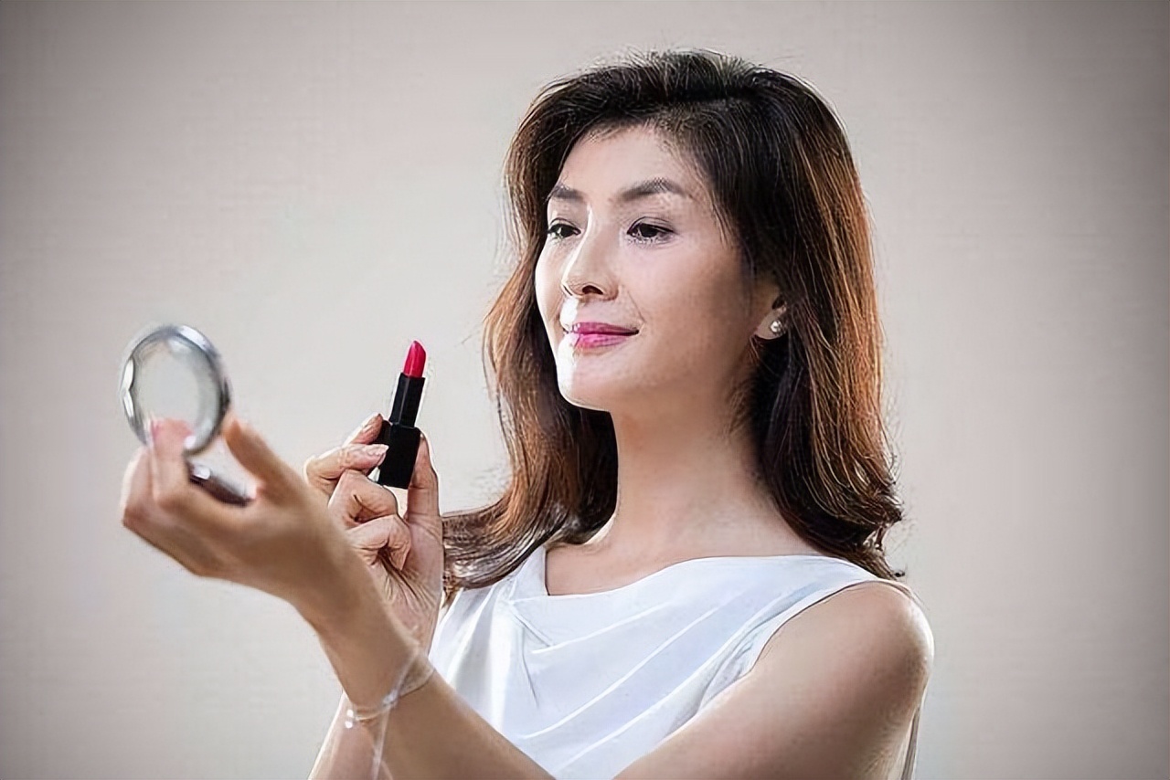 中年女人奢侈品推荐,中年女性十大奢侈品