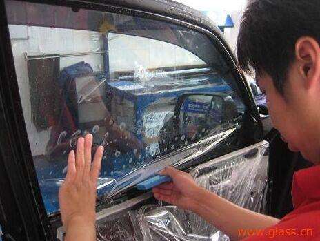 4s店买车贴膜选什么样的比较实惠,4s店送的膜能不能贴