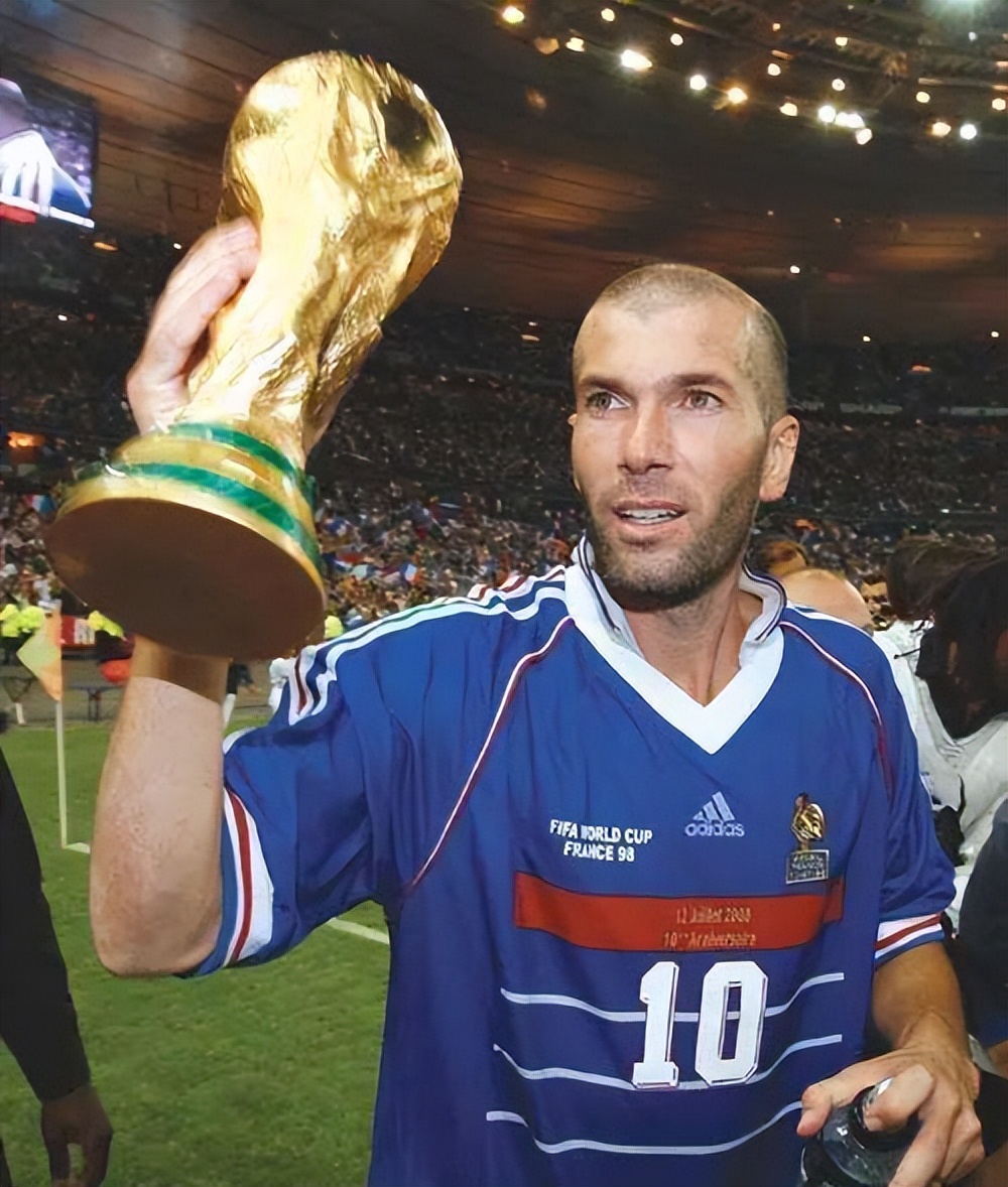 法国队吉鲁当选全场最佳,法国队欧洲杯姆巴佩进球