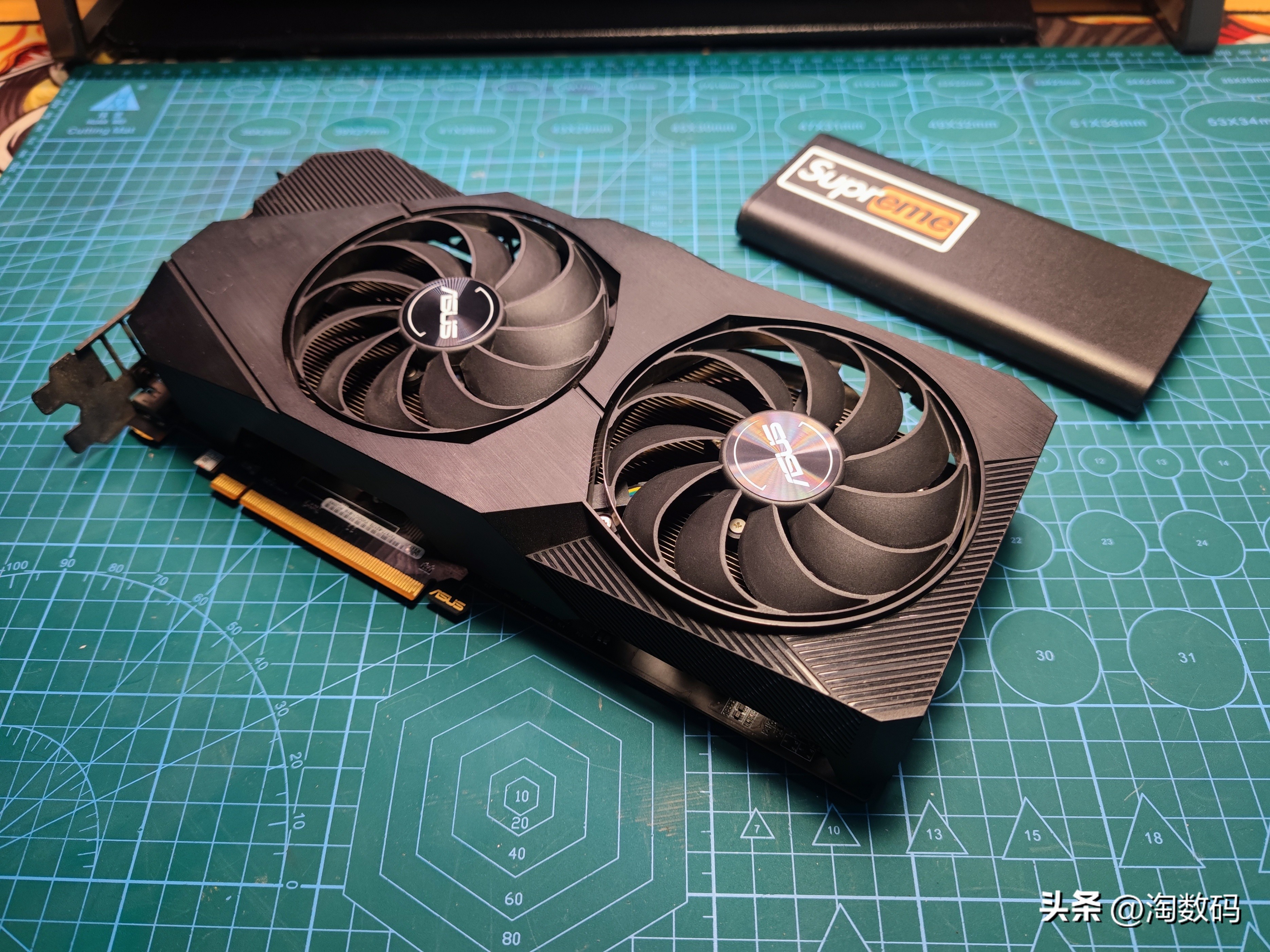 头铁矿卡配矿电:¥666块华硕RX5700+¥109块鑫谷金牌1250W装个机