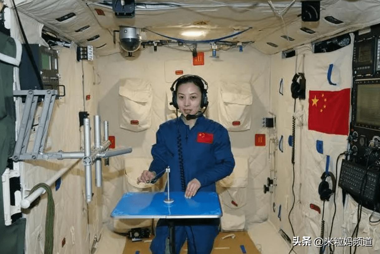 这个用中文发抖音的意大利女航天员，居然做了一个这样的芭比娃娃