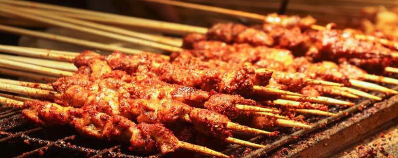 一年前做的胃镜食道挺好,半年前做胃镜没问题但还是胃痛