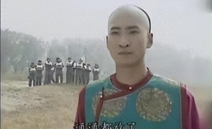 牛角胸罩,诱惑式舔刀尖,这些颠覆三观的镜头,看完让人一言难尽