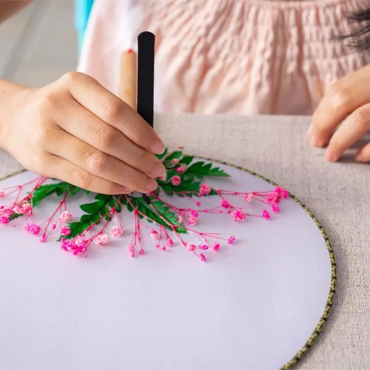 现在去刚好！千亩油画花海等你来采摘