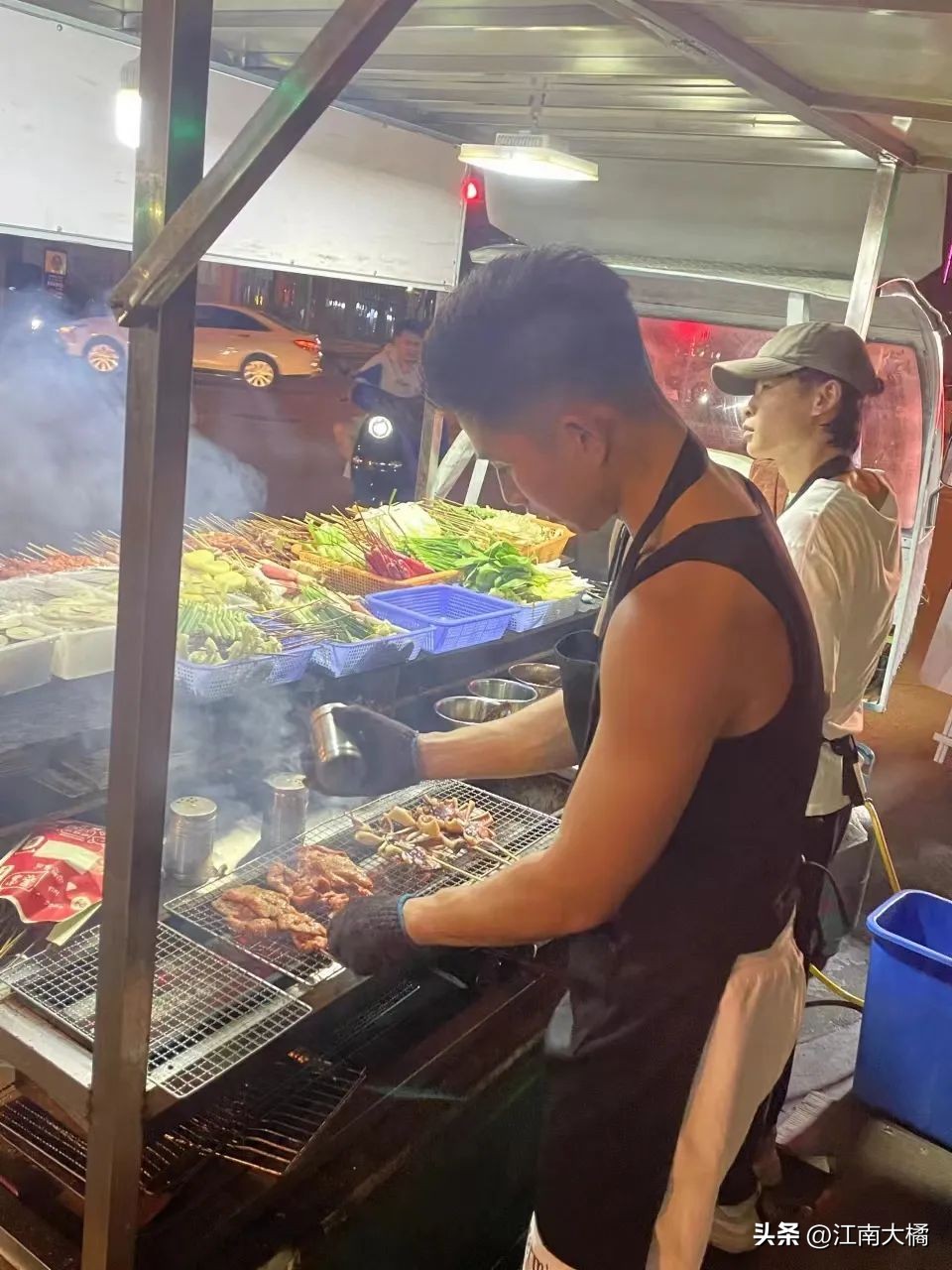 串啊串啊串,丽水小伙辞职做“烤官”!很多人赶去吃一口