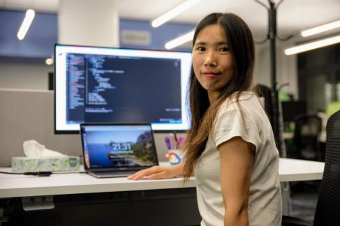 从厂妹到谷歌年薪80万元程序员,流水线厂妹逆袭成程序员