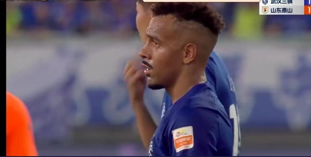 黄政宇王大雷,黄政宇泰山队