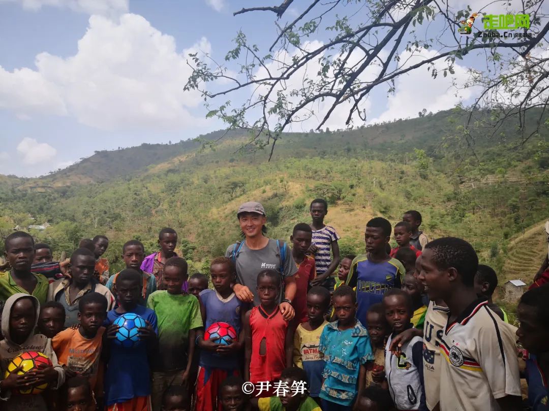 徒步跨国旅行中国小伙,骑自行车环球旅行的山东小伙