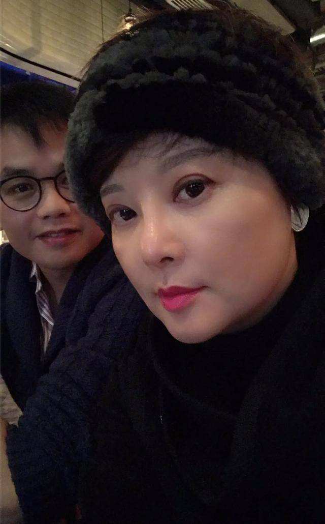 袁立做慈善被恶意之人中伤怎么看,袁立做慈善的事