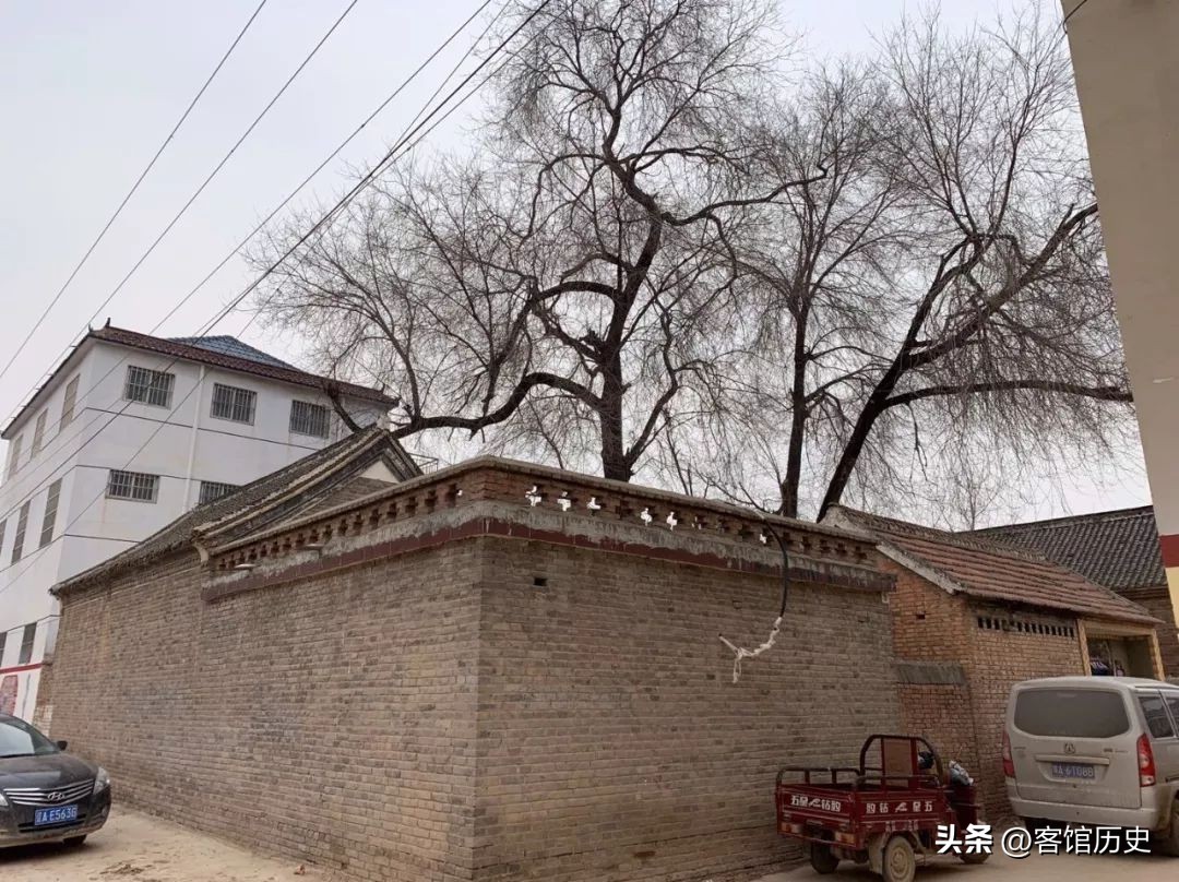 负债两万亿的许家印还能翻身吗,许家印又亏8000亿丝毫不慌